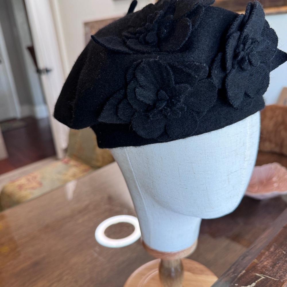 Betmar New York Black Wool Blend Floral Applique Beret Hat B515 Mens Womens
